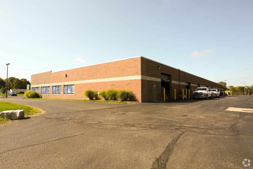 More Photos Of 555 Frost Rd, Streetsboro Flex For Lease