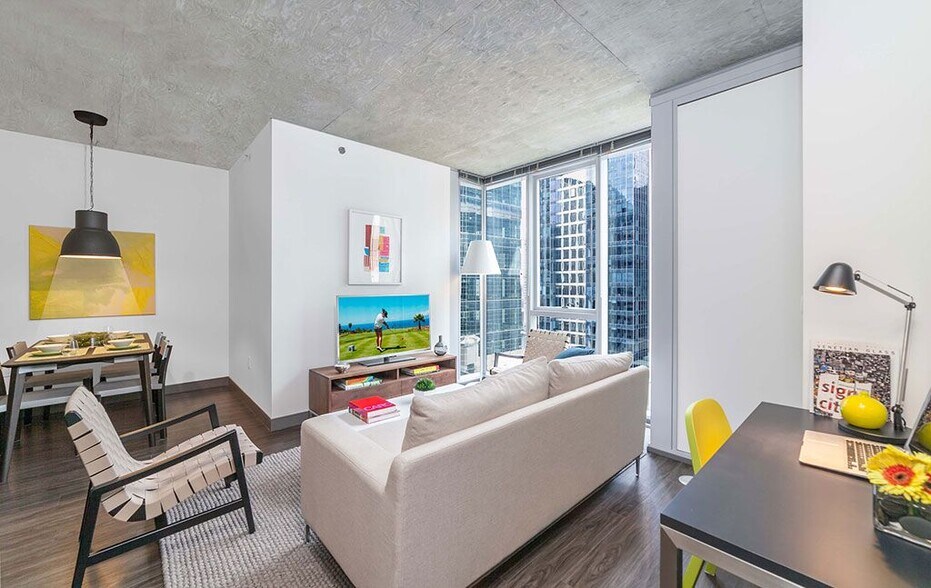 More Photos Of 215 W Lake St, Chicago Apartments For Lease