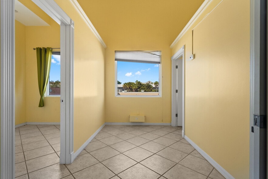 More Photos Of 430 S Dixie Hwy, Miami Office For Lease
