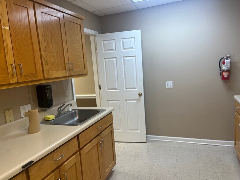 More Photos Of 2020 Cowan Hwy, Winchester Loft Creative Space For Lease
