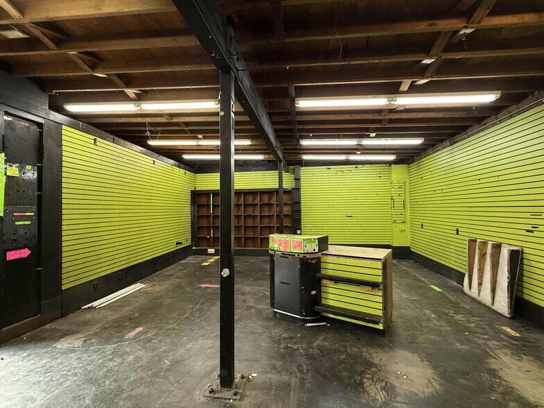 More Photos Of 3700 Guadalupe St, Austin Flex For Sale