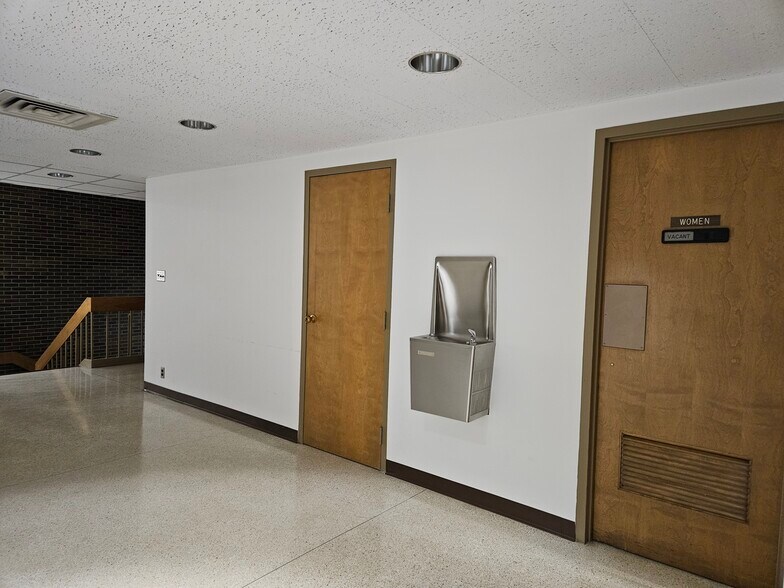 More Photos Of 1258 S Washington Ave, Saginaw Office For Sale