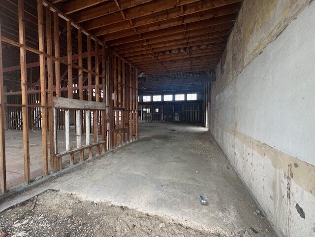 More Photos Of 208 E Olive Ave, Turlock Storefront For Sale