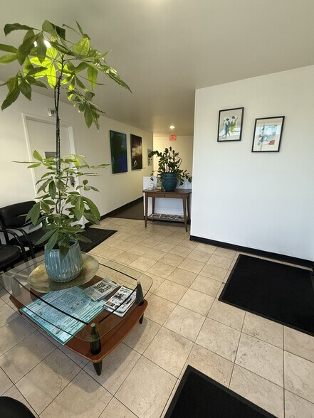 More Photos Of 14673 Parthenia St, Panorama City Medical For Lease