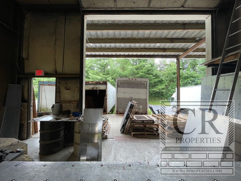 More Photos Of 19 Ryan Dr, Hopewell Junction Manufacturing For Lease