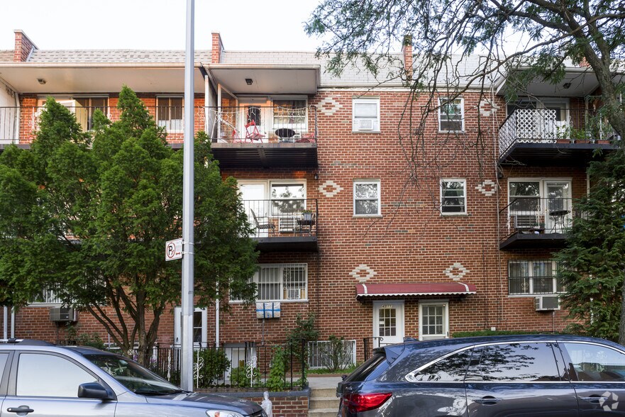 More Photos Of 4311 54th St, Woodside Apartments For Sale
