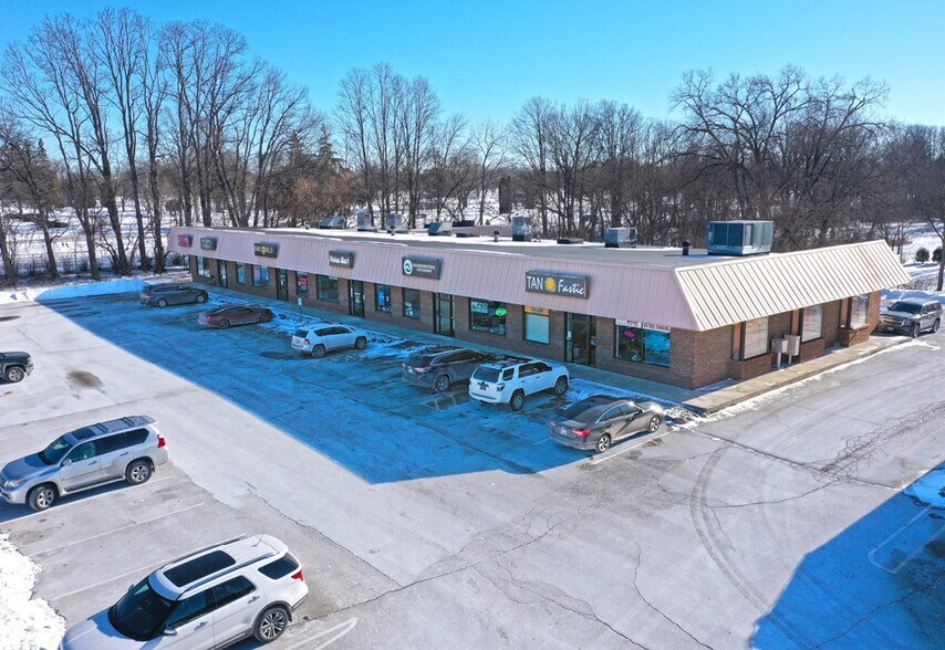 More Photos Of 13625-13735 W Capitol Dr, Brookfield Storefront Retail Office For Sale
