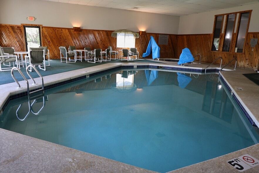 More Photos Of 737 Avon Rd, Sparta Hotel For Sale