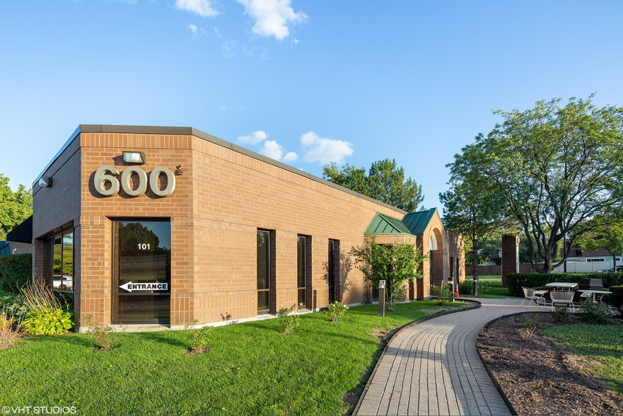 Primary Photo Of 600 W Lake Cook Rd, Buffalo Grove Medical For Lease