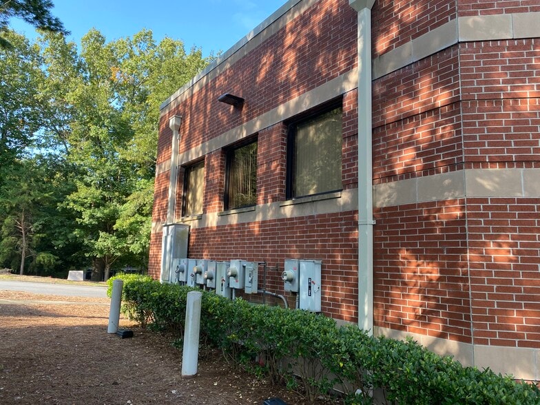 More Photos Of 5430 New Northside Dr, Atlanta Storefront Retail Office For Lease