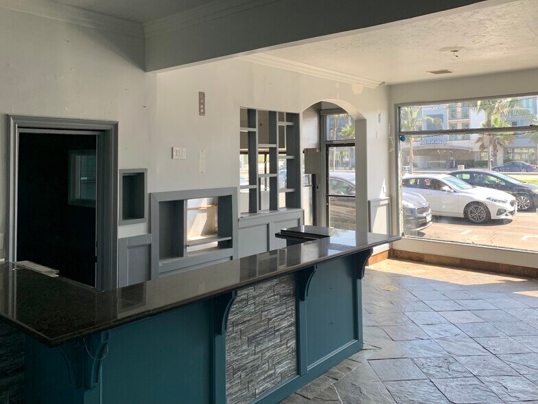 More Photos Of 2301-2307 W Balboa Blvd, Newport Beach Storefront For Lease