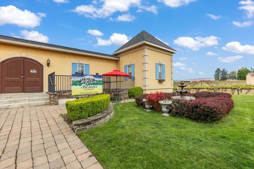 More Photos Of 500 S Bonair Rd, Zillah Winery Vineyard For Sale