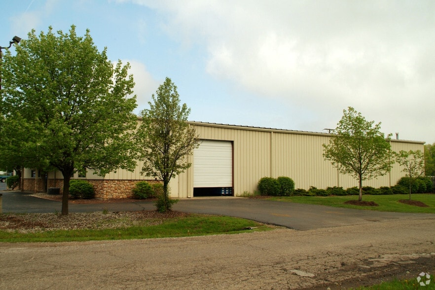 More Photos Of 85 Myron St, Ortonville Warehouse For Sale