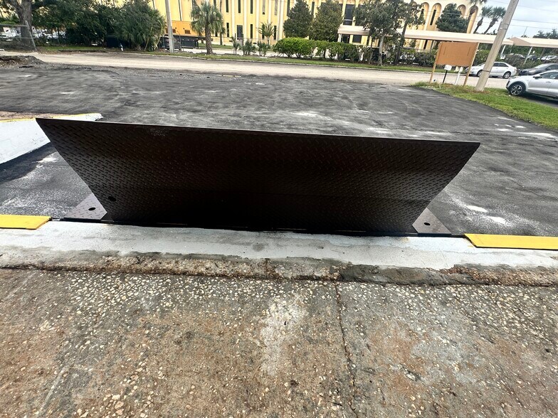 More Photos Of 3876 Bengert St, Orlando Warehouse For Lease