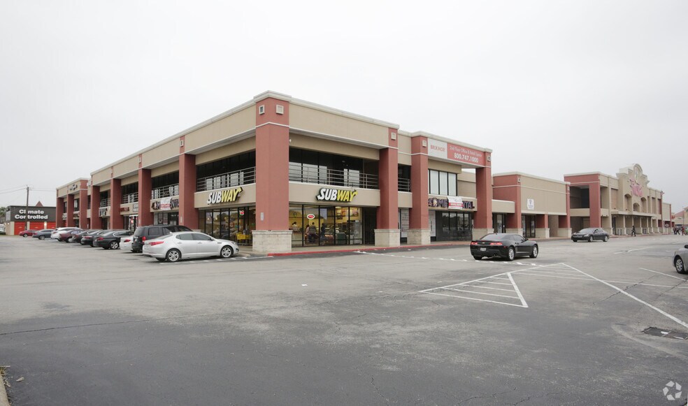 More Photos Of 12520-12586 Westheimer Rd, Houston General Retail For Lease