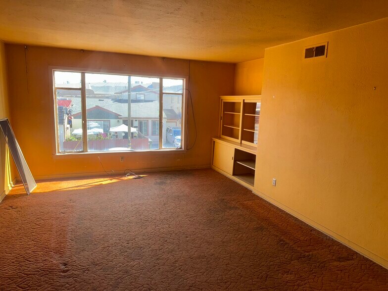 More Photos Of 3 S Wood St, Salinas Storefront Retail Residential For Sale