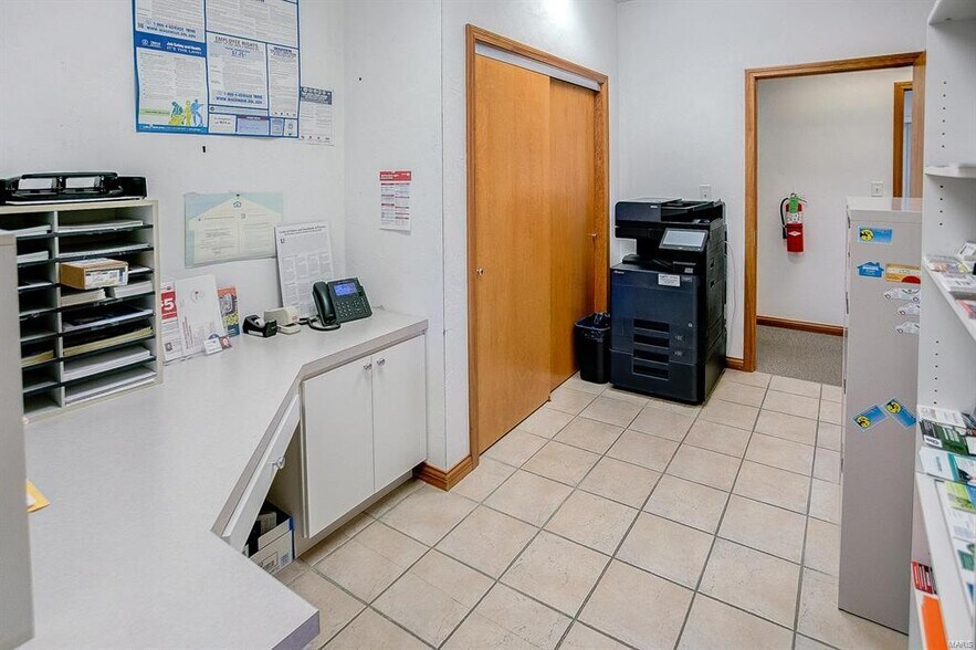 More Photos Of 824 N Market St, Waterloo Medical For Sale