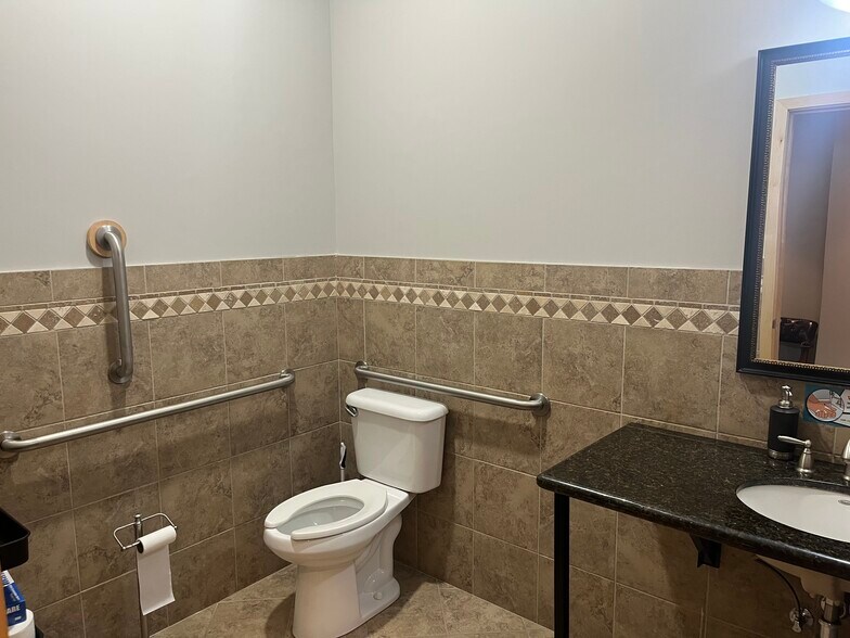 More Photos Of 893 E 9400 S, Sandy General Retail For Lease