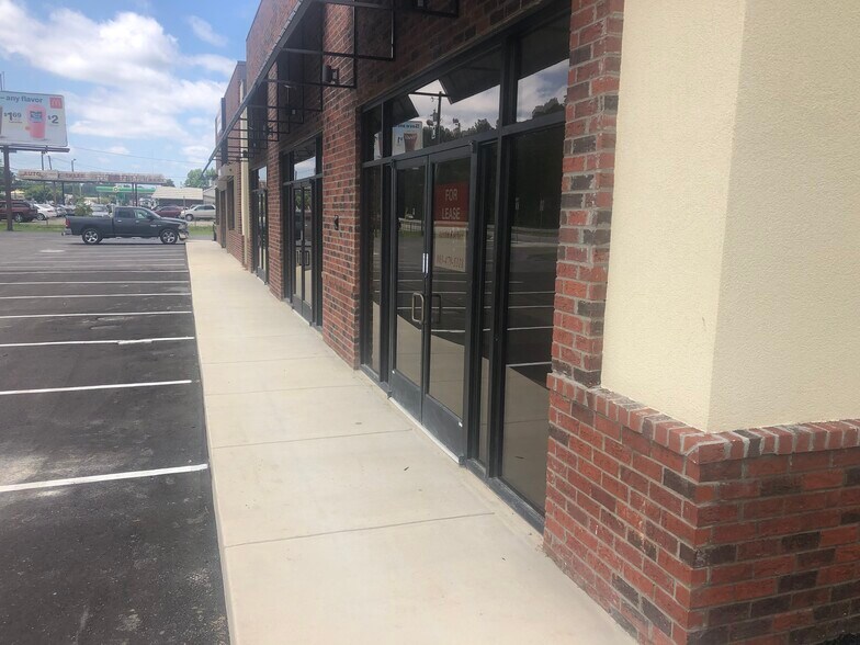 More Photos Of 720 Highway 1 S, Lugoff Storefront Retail Office For Lease