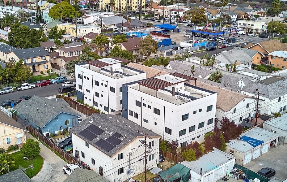 More Photos Of 550 W 47th St, Los Angeles Apartments For Sale