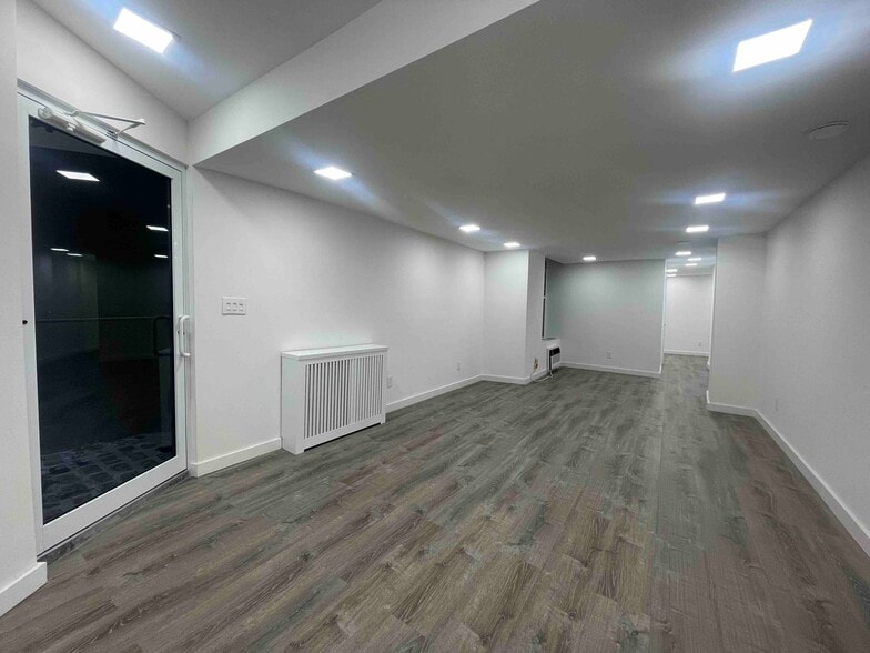 More Photos Of 128 W 13th St, New York Apartments For Lease