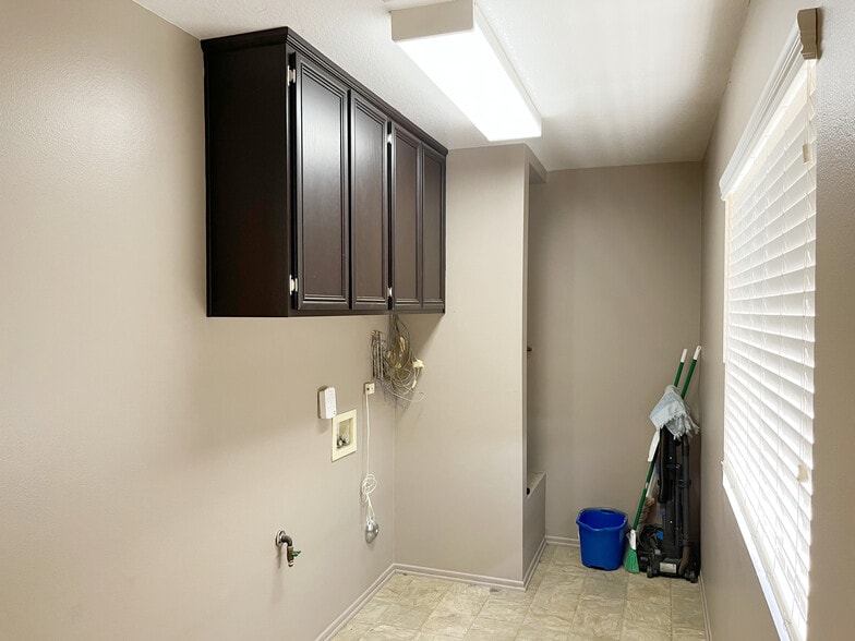 More Photos Of 3969 Sierra Ave, Norco Medical For Sale