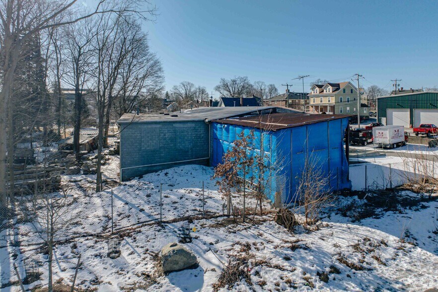 More Photos Of 25 Summer Ave, Waltham Manufacturing For Lease