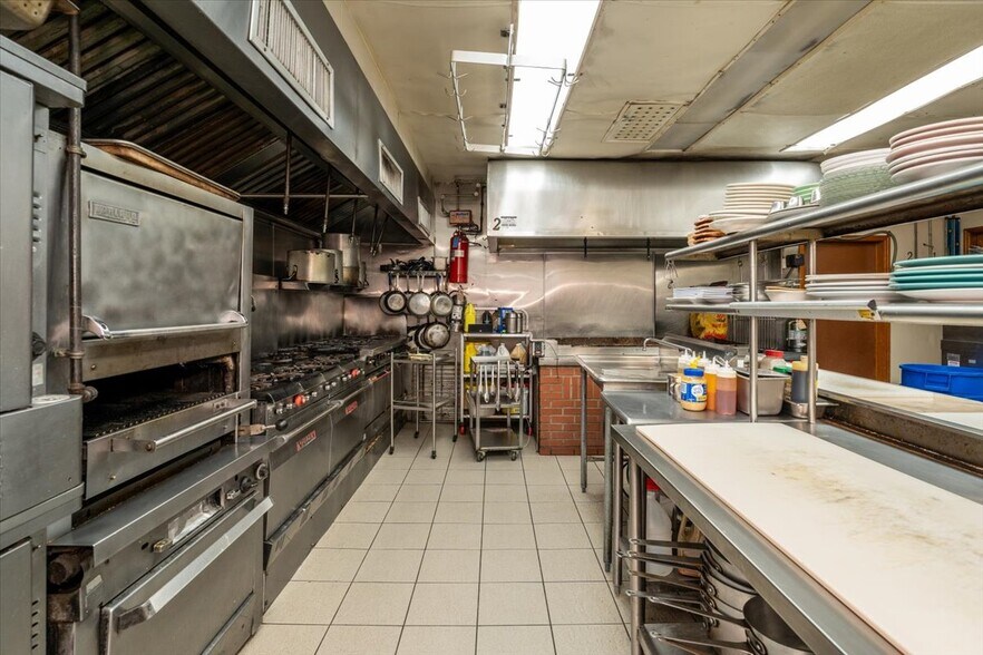 More Photos Of 217-219 Frelinghuysen Ave, Newark General Retail For Sale