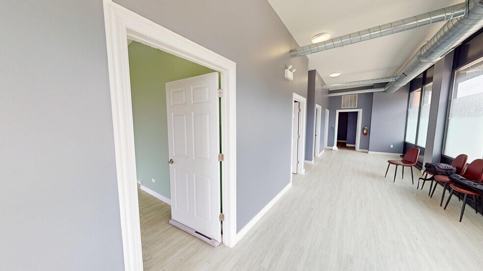 More Photos Of 4401-4403 N Clark St, Chicago Apartments For Lease