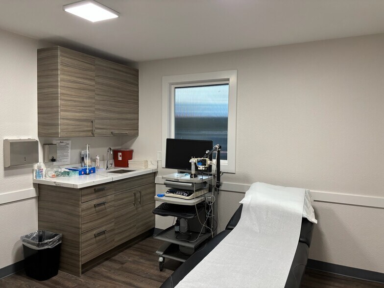 More Photos Of 1430 3rd St SE, Puyallup Medical For Lease