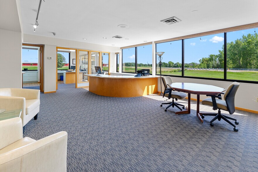 More Photos Of 560 Rolling Meadows, Fond Du Lac Light Distribution For Sale