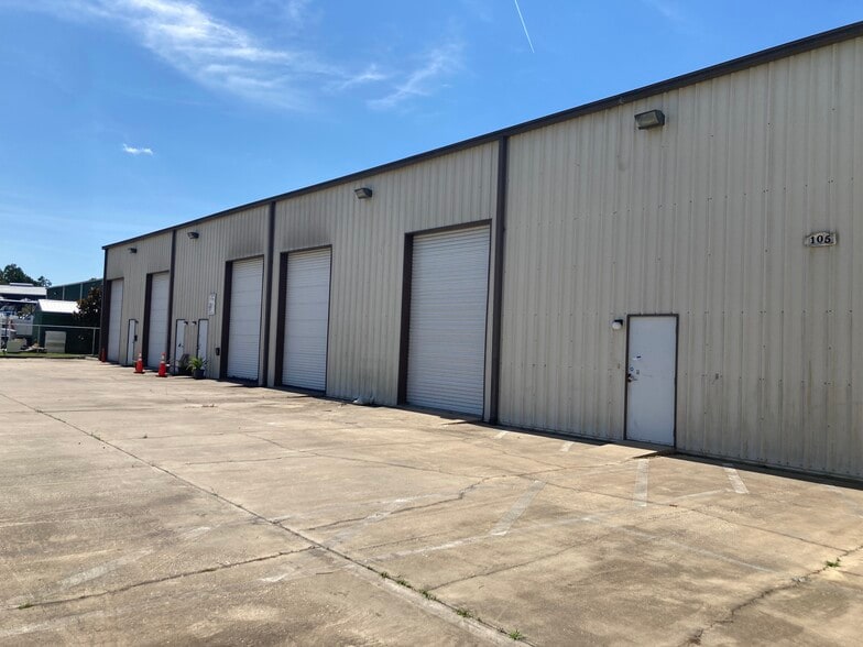 More Photos Of 105 E Davis Industrial Dr, Saint Augustine Warehouse For Lease