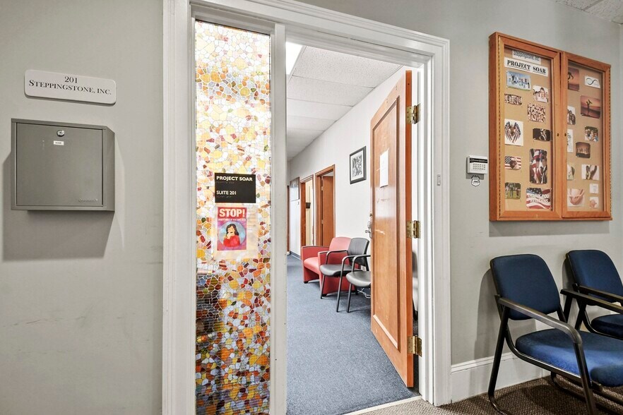 More Photos Of 5 Dover St, New Bedford Office For Lease