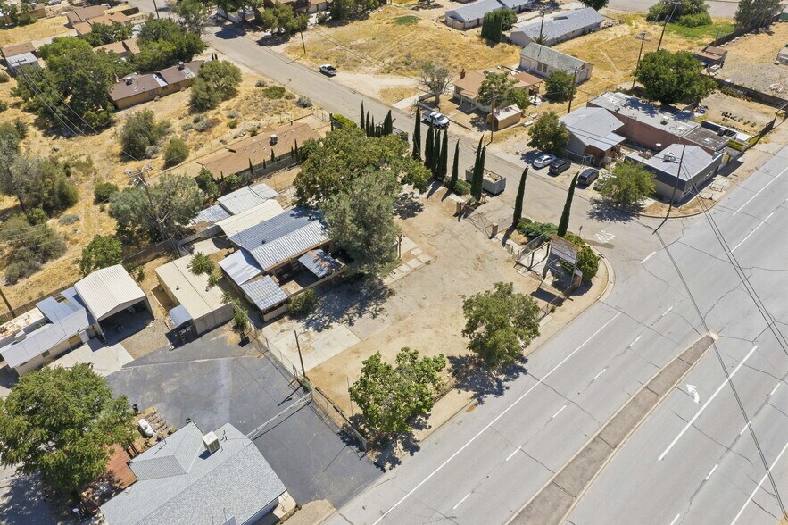 More Photos Of 1 Lakeview Dr, Wofford Heights Light Distribution For Sale