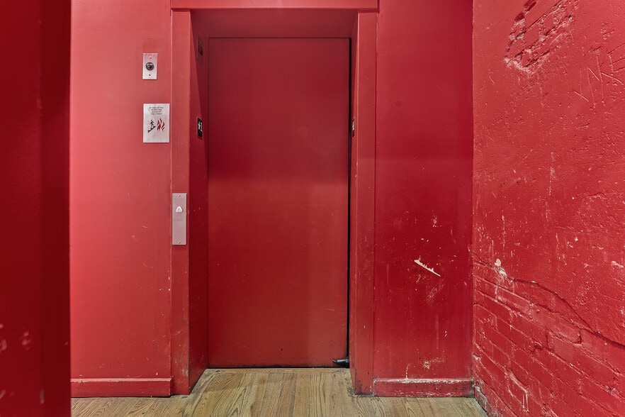 More Photos Of 332 E 1st St, Tulsa Restaurant For Lease