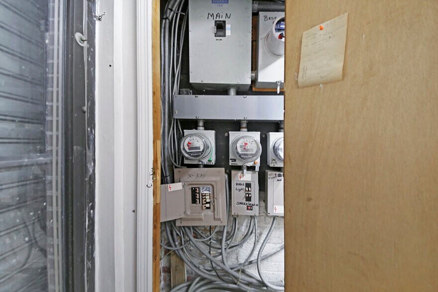 More Photos Of 8 Baldwin Ave, Jersey City Medical For Sale