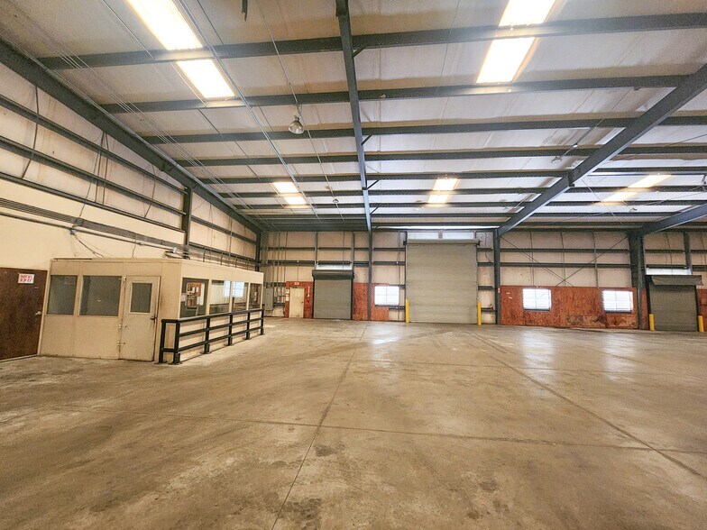 More Photos Of 5640 Commerce Blvd E, Mobile Warehouse For Lease