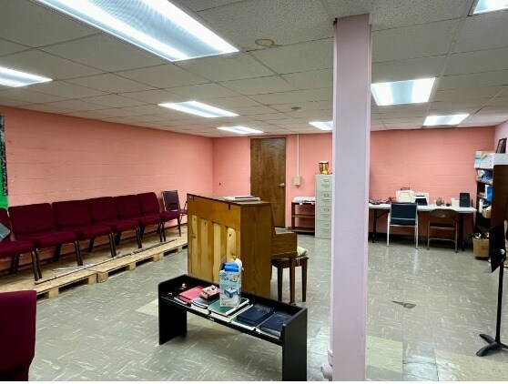 More Photos Of 6443 Merriman Rd, Garden City Religious Facility For Lease