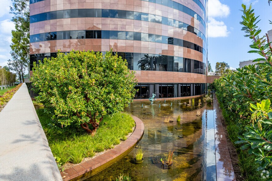 More Photos Of 650 Town Center Dr, Costa Mesa Unknown For Lease
