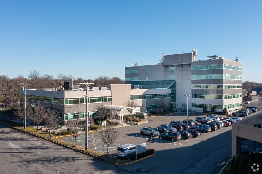More Photos Of 865 Merrick Ave, Westbury Office For Sale