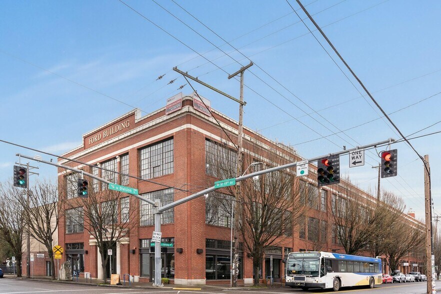More Photos Of 2505-2511 SE 11th Ave, Portland Office For Lease