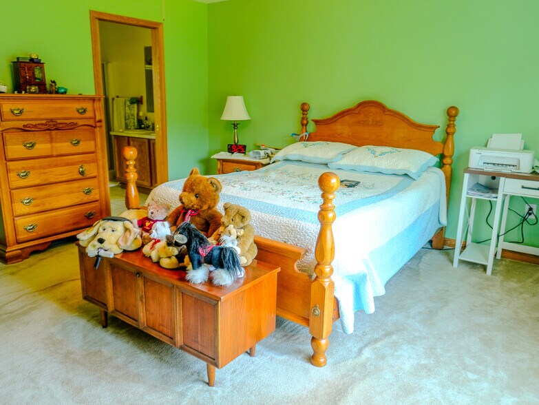 More Photos Of 110 Pennsgrove Pedricktown Rd, Pedricktown Service For Sale