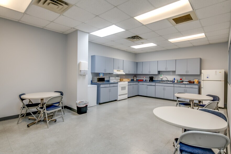 More Photos Of 1110 Emory Folmar Blvd, Montgomery Industrial For Sale