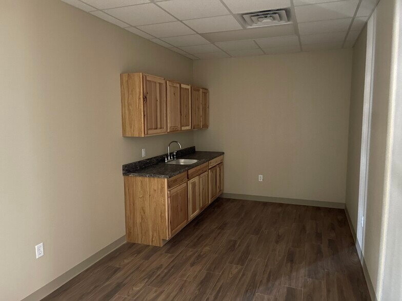 More Photos Of 5822 W County Rd 123, Midland Warehouse For Lease