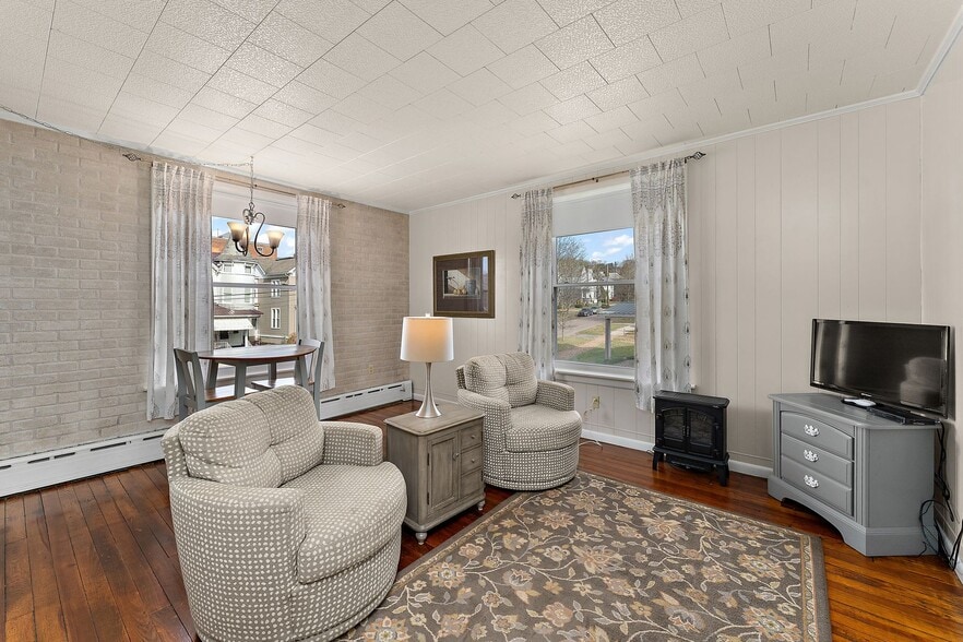 More Photos Of 106 Meyers Ave, Meyersdale Hospitality For Sale