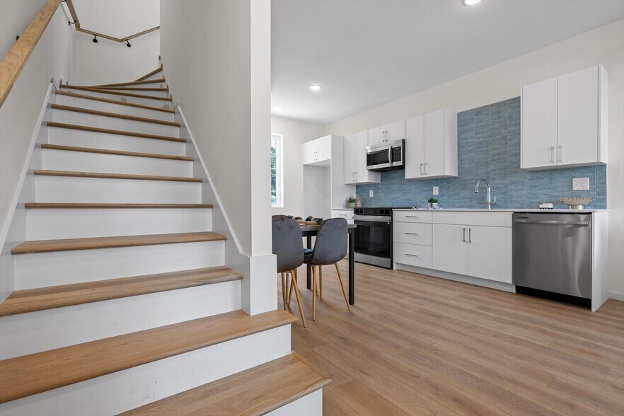 More Photos Of 1602 N Central St, Knoxville Apartments For Sale
