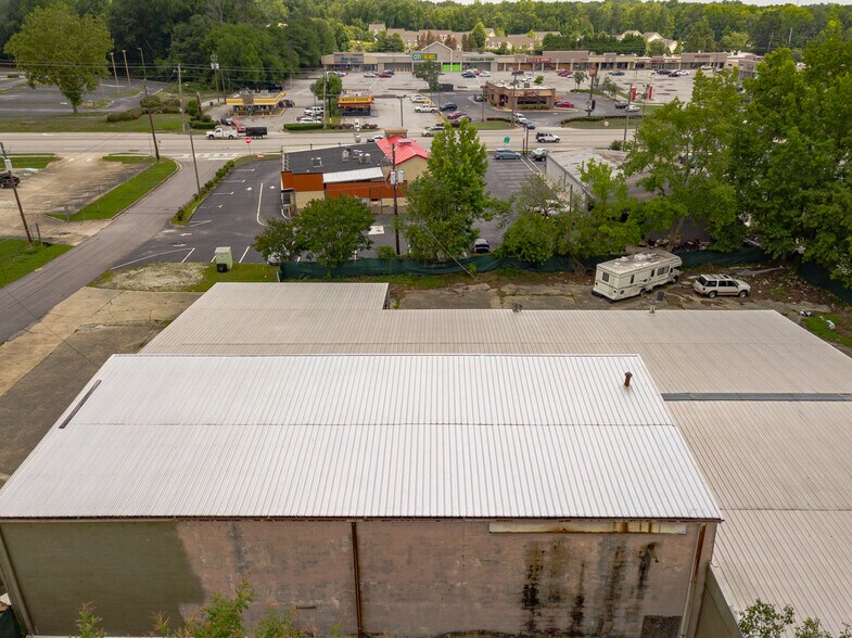 More Photos Of 8456 Newman St, Douglasville Light Manufacturing For Lease
