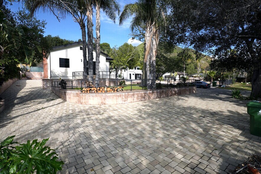 More Photos Of 9857 Foothill Blvd, Lake View Terrace Multifamily For Lease