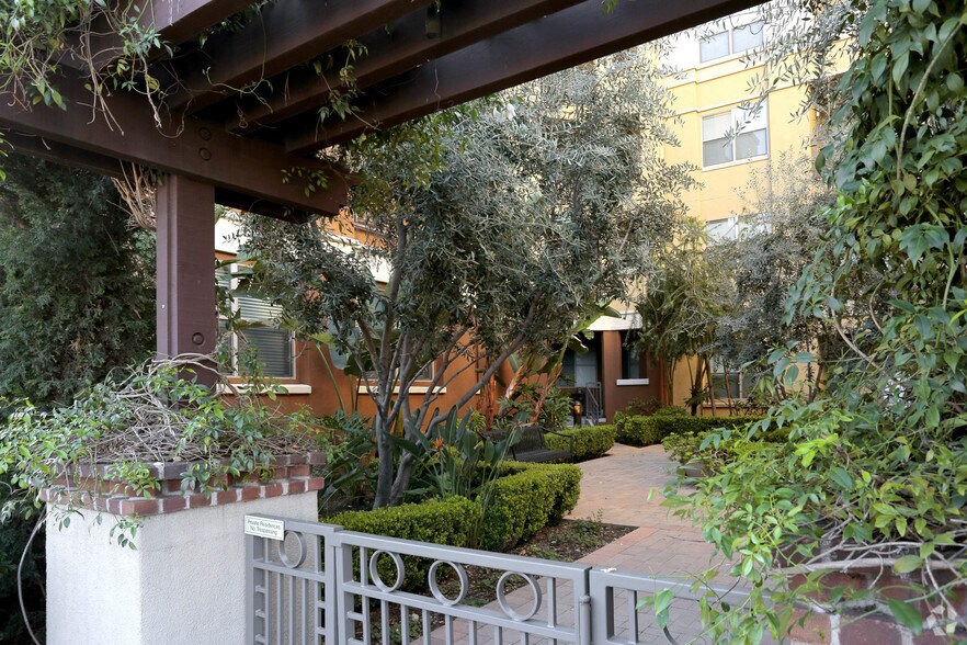 More Photos Of 700 S Myrtle Ave, Monrovia Apartments For Lease