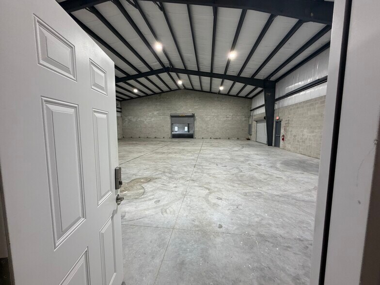 More Photos Of 1850 Whitfield Ave, Sarasota Industrial For Lease